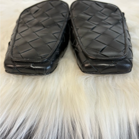 Elegant Black Woven Leather Sandals - Picture 7 of 9